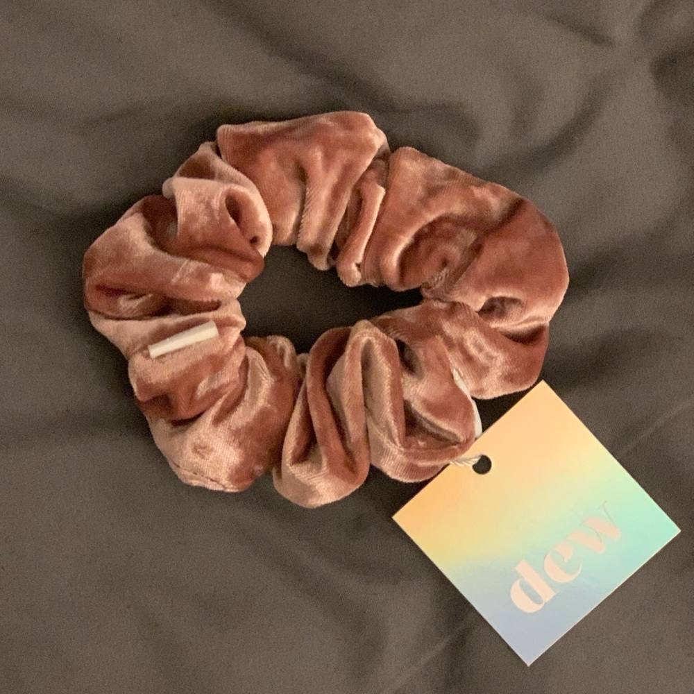 Dew Edit scrunchie